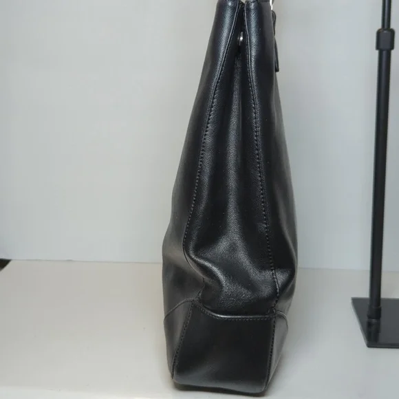 Tory Burch Robinson magazine tote shoulder bag - Picture 5 of 16